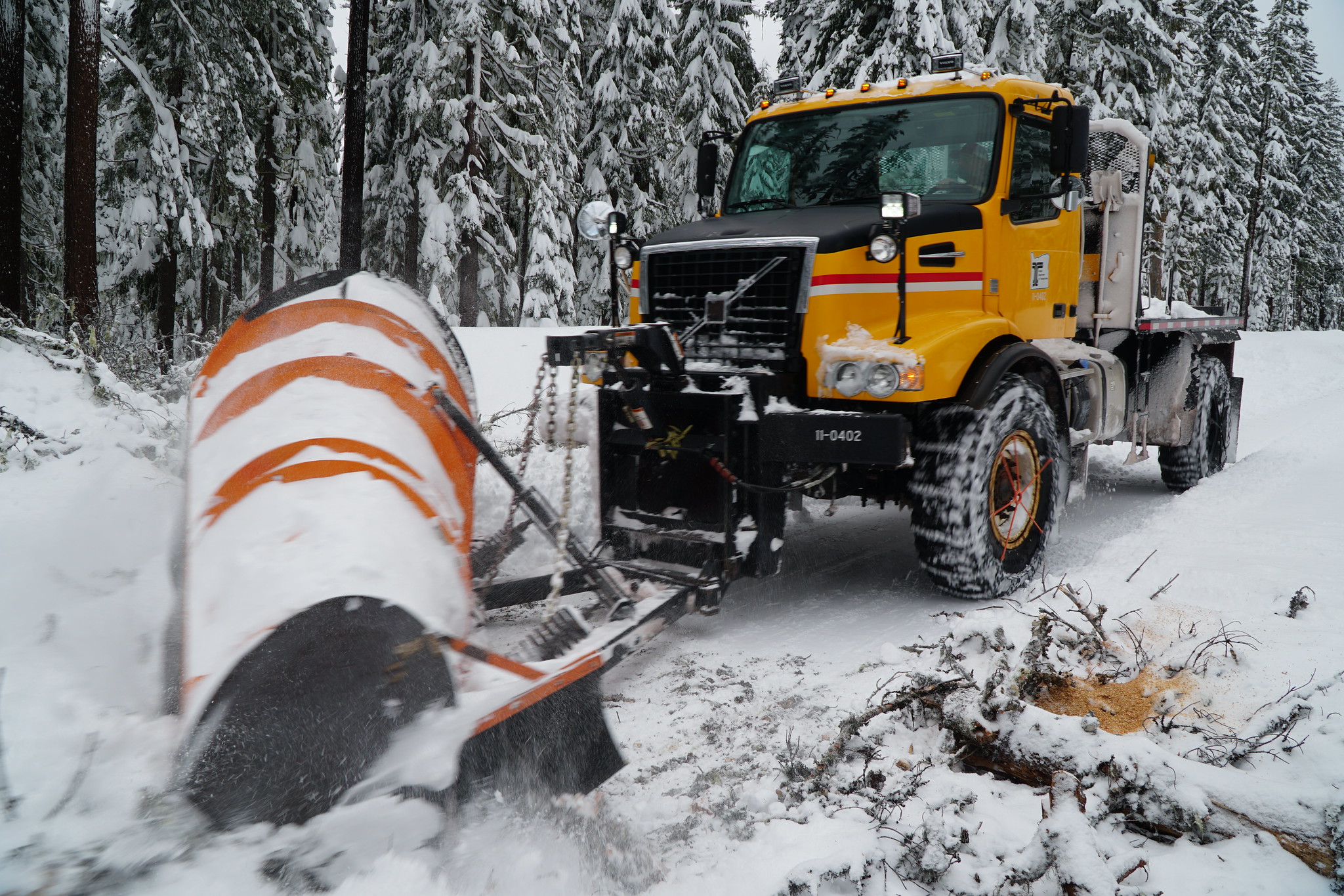 49395641462_0a7cb698ab_k clearing snow off Oregon roads