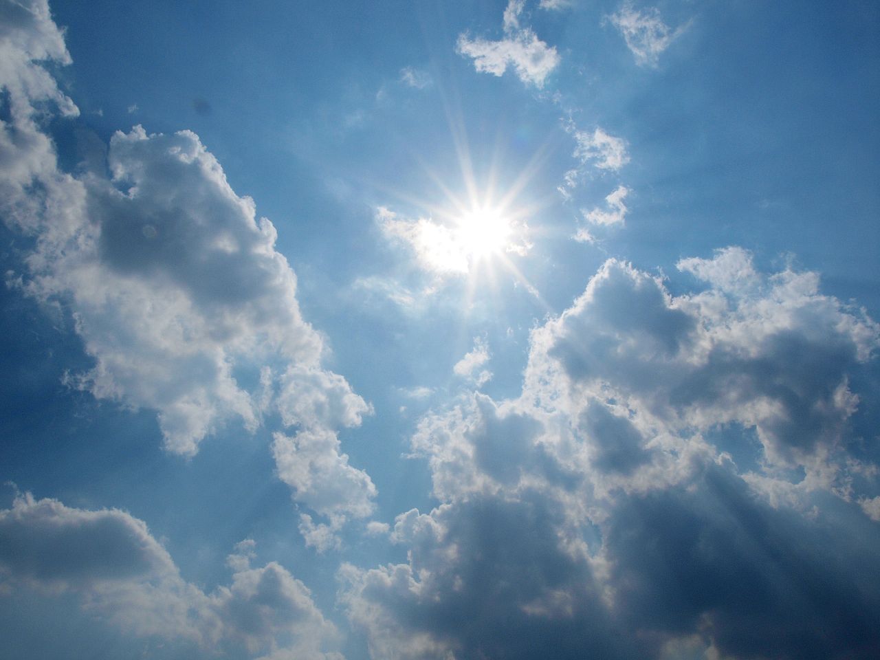 1280px-Sun-in-the-sky sun in sky