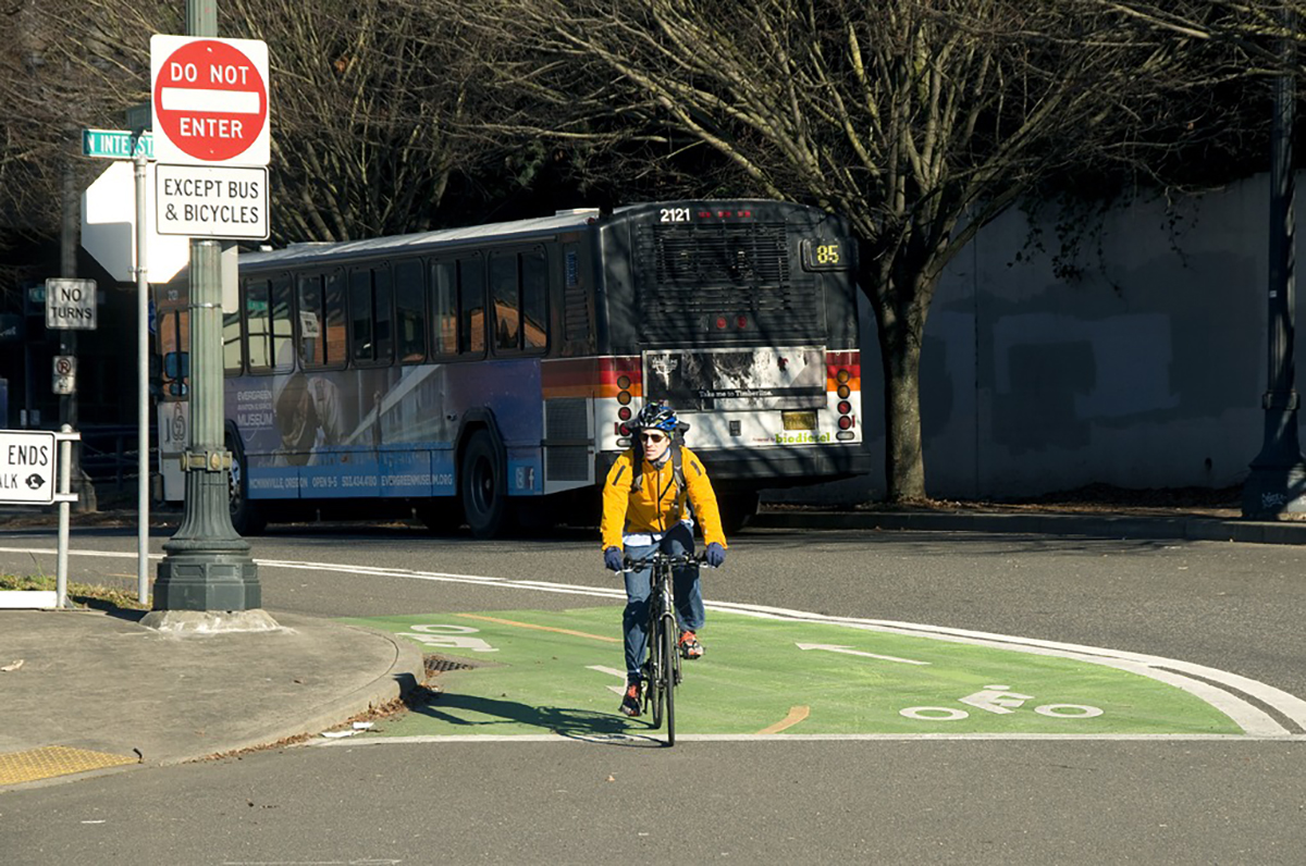Geen_bike_lane_5474529951 cyclist in Portland Oregon