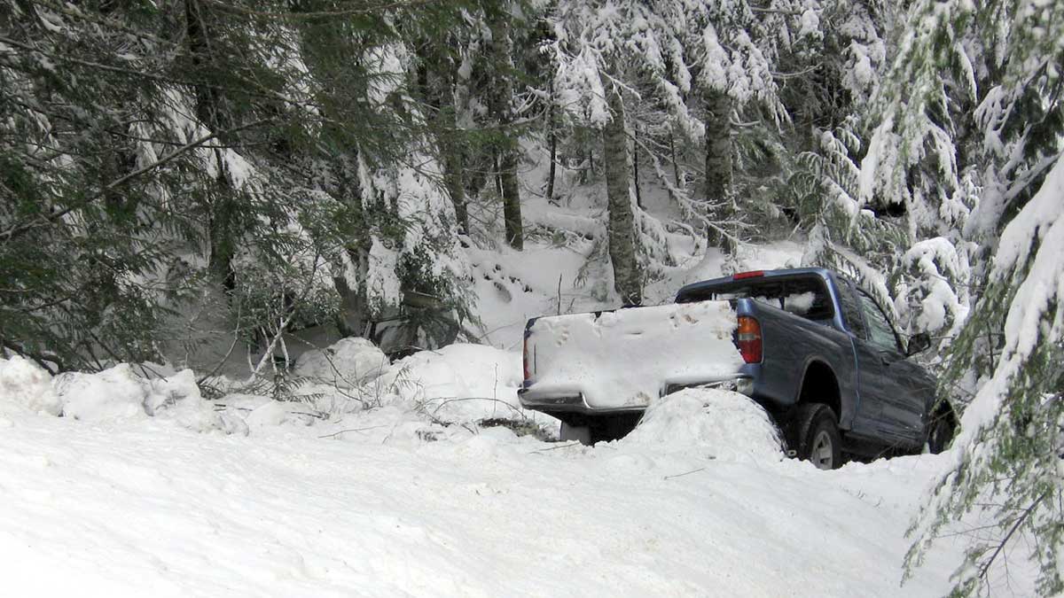 truck_ditch_1200