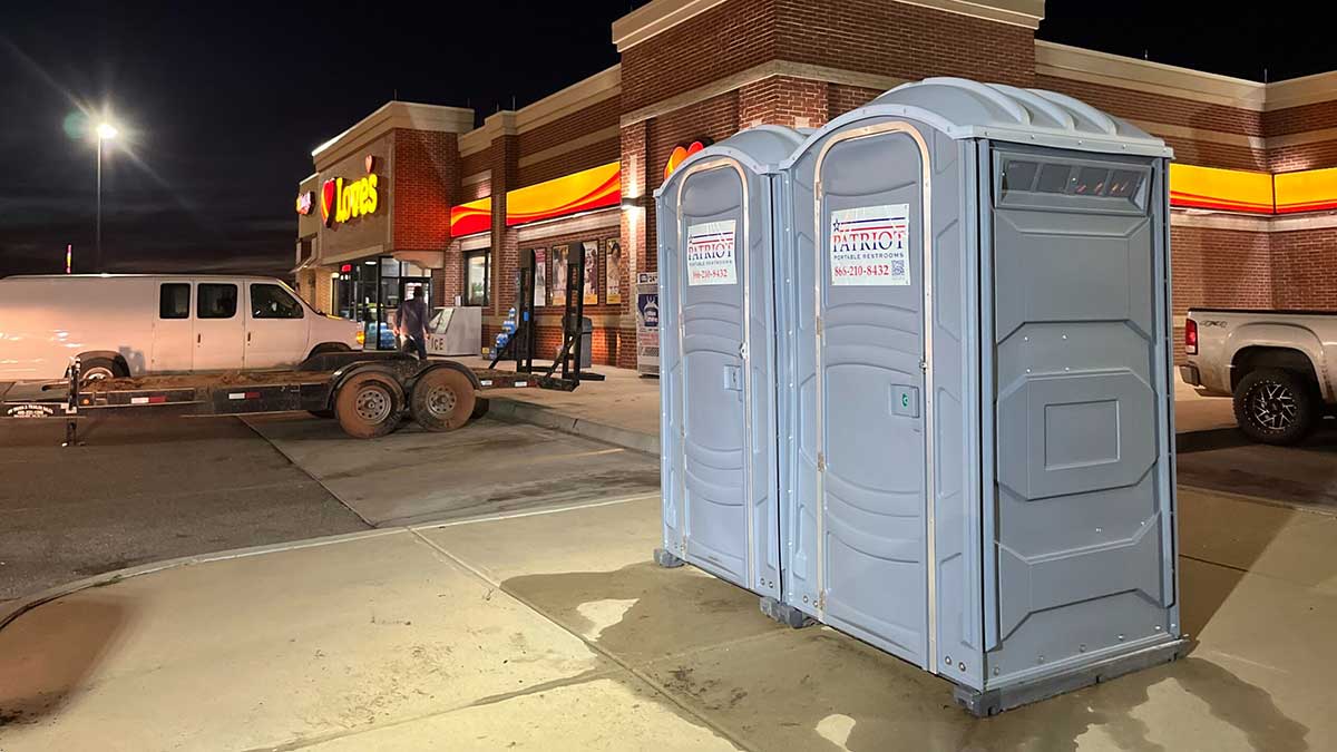porta_potty_paradise porta potty gas station