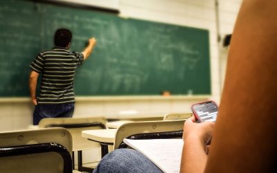 Bill Could Make Cellphone Use in Oregon Classrooms a Thing of the Past