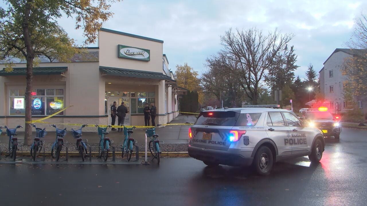 duck_n_go robbery at Duck 'N' Go in Eugene where the armed thug was shot