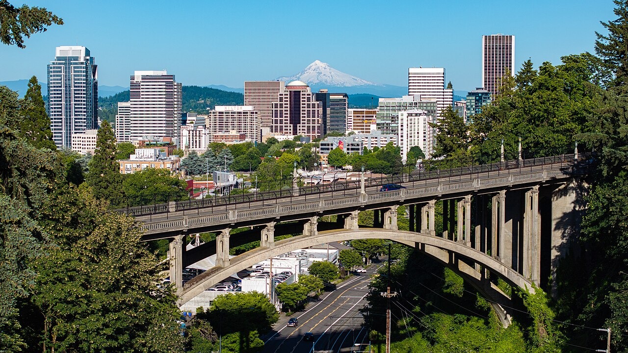 1280px-Portland_Oregon_Aerial,_J Portland Oregon