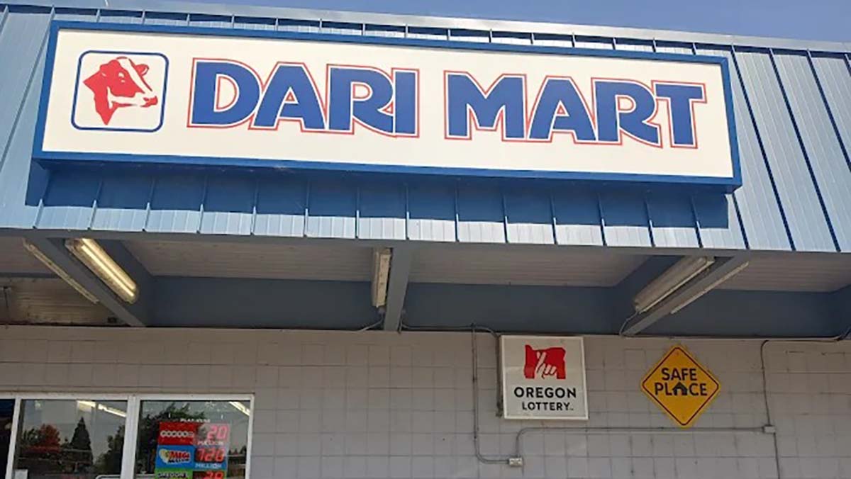 dari mart Dari Mart on M Street in Springfield, Oregon