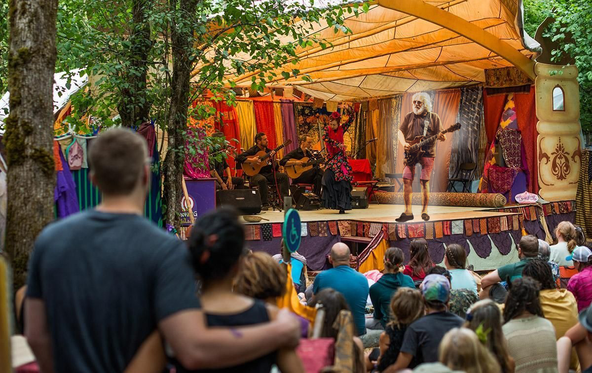 ghost_country_fair Jerry Garcia jamming out at the Oregon Country Fair