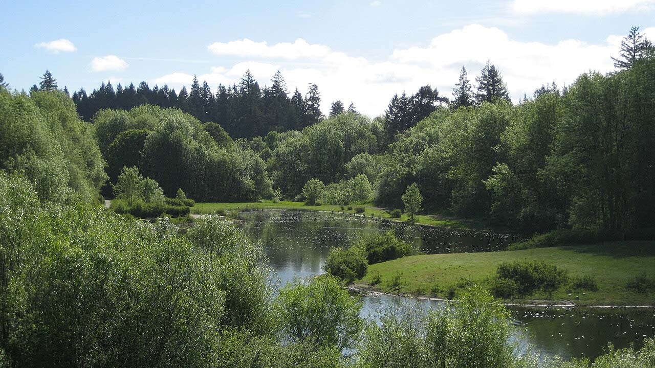 tualitin Rood Bridge Park is a municipal park in southeast Hillsboro, Oregon