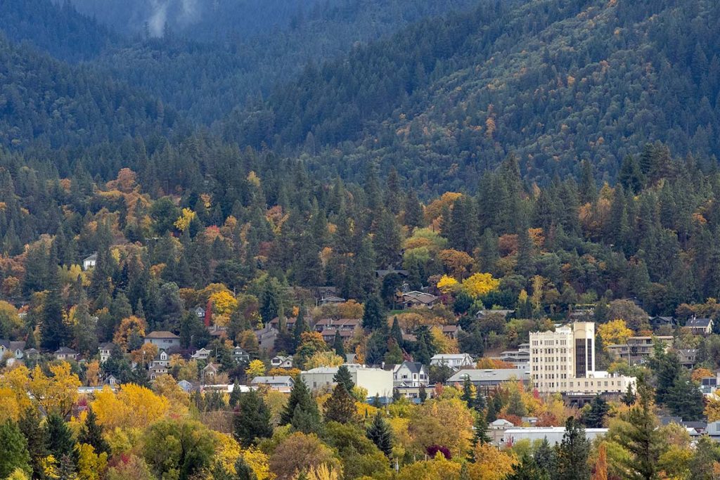Lithia Springs Resort, Ashland, Southern Oregon, Natural Mineral Water, Soaking Pools, Wellness Spa, Wine Tasting, Wedding Venue, Romantic Getaways, Solo Adventure, Rest and Relaxation, Places To Stay, Best Hotels