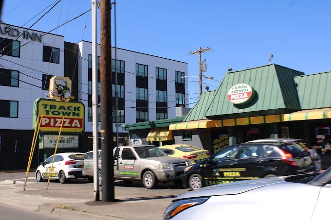 AC9h4nqK1Si_J0mRND4S2lkMtPi33mXg Track Town Pizza in Eugene, Oregon