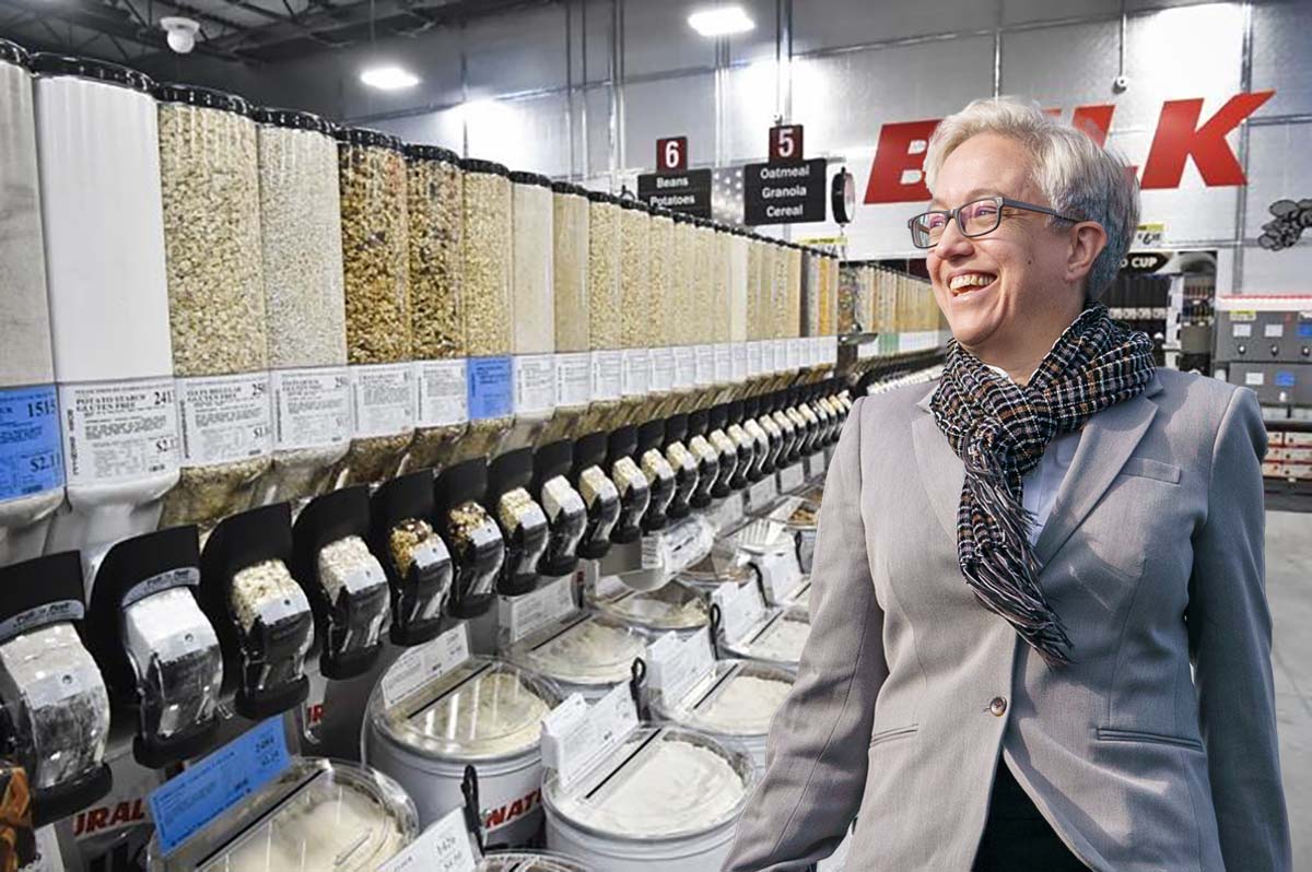 kotek-winco Tina Kotek walks through Winco