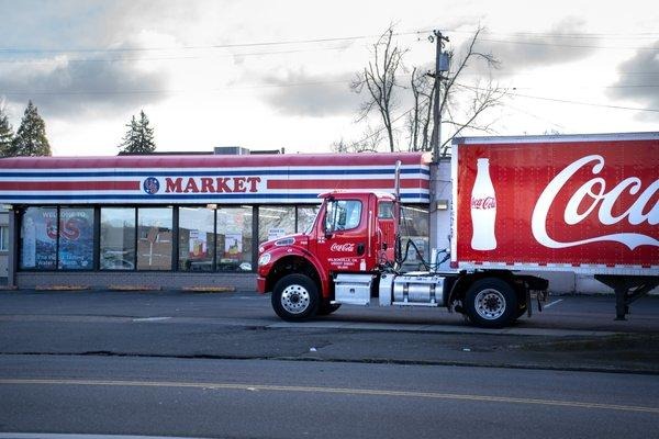 image US Market in Salem on Broadway