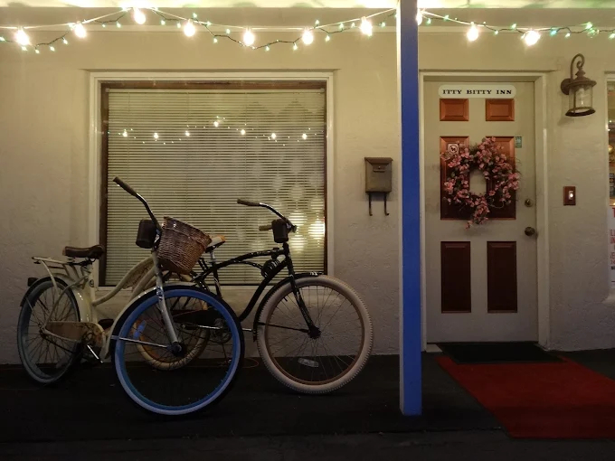 Itty Bitty Inn in North Bend, Oregon