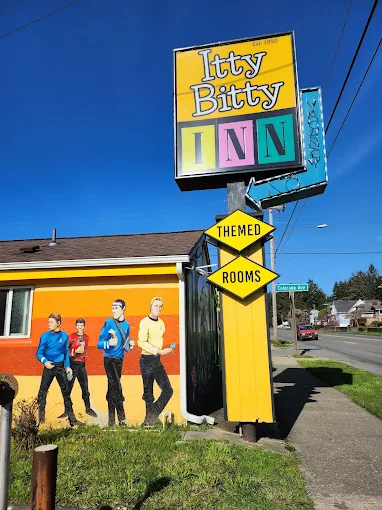 Itty Bitty Inn in North Bend, Oregon