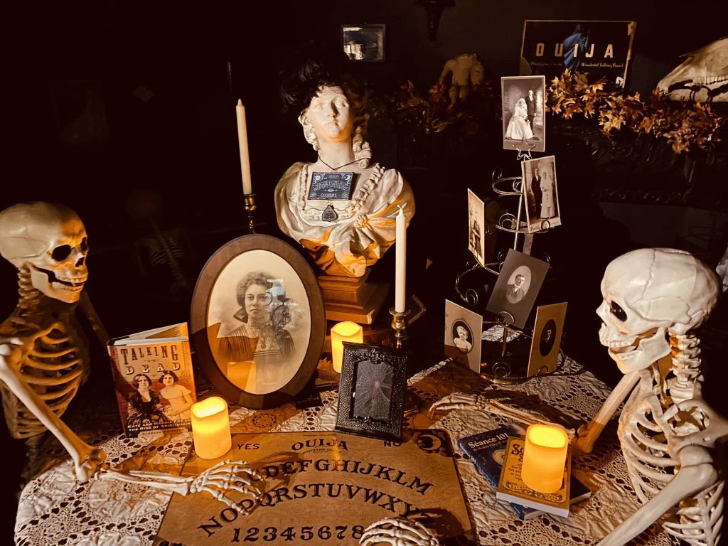 Femme Fatale Curiosities & Apothecary, Newport Oregon, Oregon Coast, Historic Bayfront, Weird and Wonderful, Curiosity Shop, Witch Shop, Wiccan Goods, Victorian Objects, Taxidermy, Macabre, Woman Owned, Crystals, Tarot Decks, Local Artisans, Herbs, Candles, Antiques, Book Store, Places To Go, Things to Do, Gothic Art, Mystic Supplies