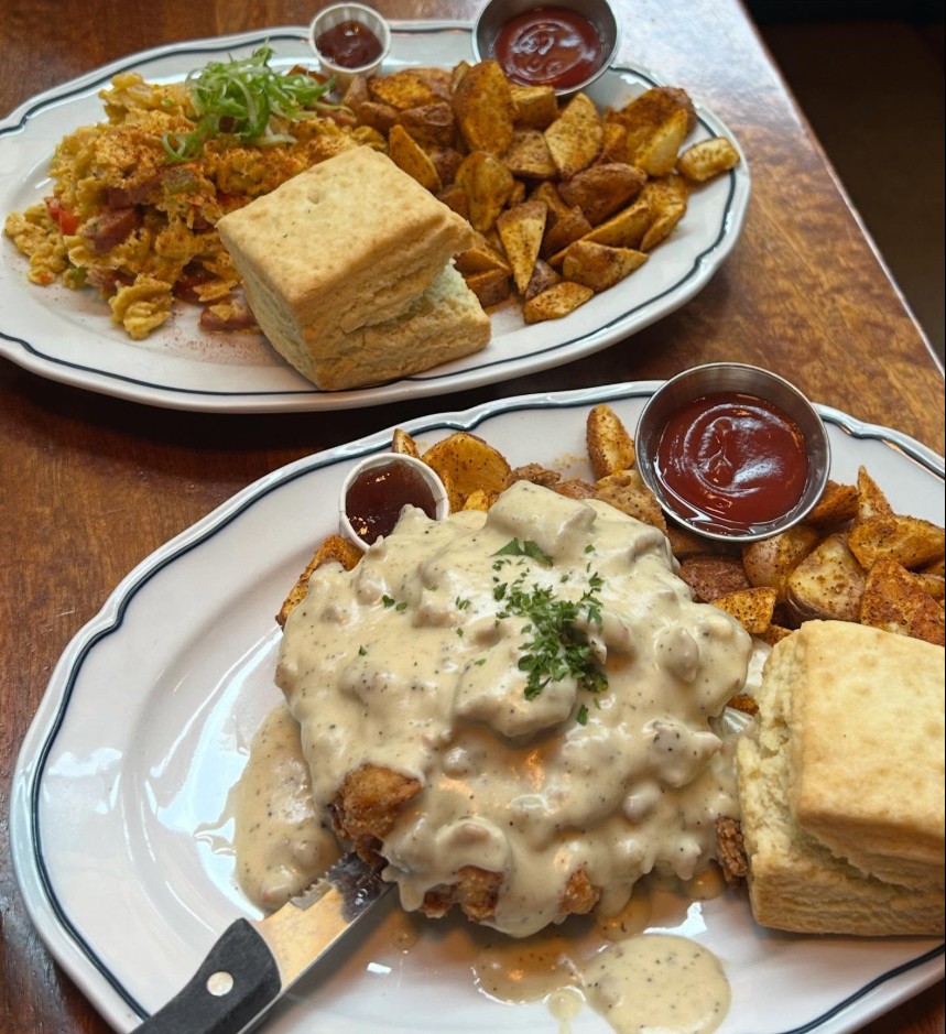 Screen Door Restaurant, Portland Oregon, Eastside, Where to Eat, Best Restaurants, Local Favorite, Fried Chicken and Waffles, Soul Food, Comfort Food, Southern Cooking, Barbecue, Brunch, Dinner, Breakfast, Northwest Fresh, Praline Bacon, Homemade Biscuits, Pie, Bloody Marys