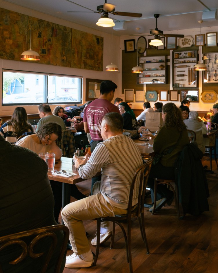 Screen Door Restaurant, Portland Oregon, Eastside, Where to Eat, Best Restaurants, Local Favorite, Fried Chicken and Waffles, Soul Food, Comfort Food, Southern Cooking, Barbecue, Brunch, Dinner, Breakfast, Northwest Fresh, Praline Bacon, Homemade Biscuits, Pie, Bloody Marys