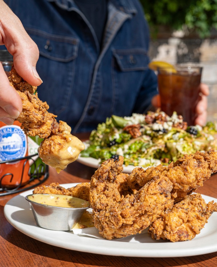 Screen Door Restaurant, Portland Oregon, Eastside, Where to Eat, Best Restaurants, Local Favorite, Fried Chicken and Waffles, Soul Food, Comfort Food, Southern Cooking, Barbecue, Brunch, Dinner, Breakfast, Northwest Fresh, Praline Bacon, Homemade Biscuits, Pie, Bloody Marys