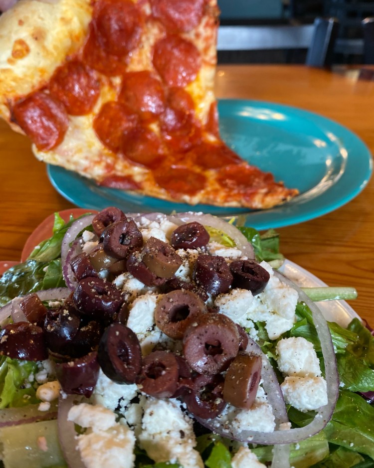 Kaleidoscope Pizzaria and Pub, Medford, Southern Oregon, Best Restaurants, Where to Eat, Unique Pies, Interesting Flavors, Grateful Dead Theme, Local Favorites, Full Bar, Family Friendly, Lunch Special, Salad