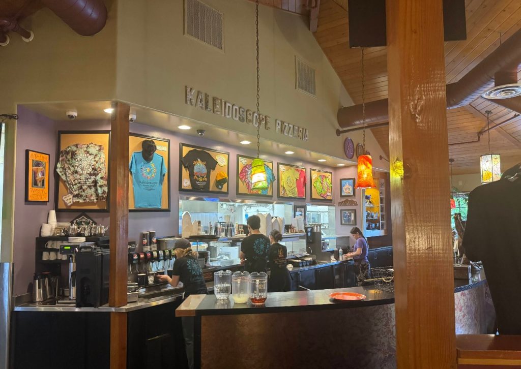 Kaleidoscope Pizzaria and Pub, Medford, Southern Oregon, Best Restaurants, Where to Eat, Unique Pies, Interesting Flavors, Grateful Dead Theme, Local Favorites, Full Bar, Family Friendly