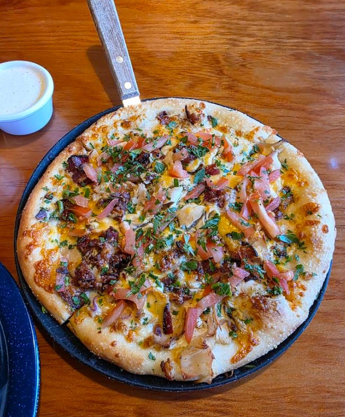 Kaleidoscope Pizzaria and Pub, Medford, Southern Oregon, Best Restaurants, Where to Eat, Unique Pies, Interesting Flavors, Grateful Dead Theme, Local Favorites, Full Bar, Family Friendly