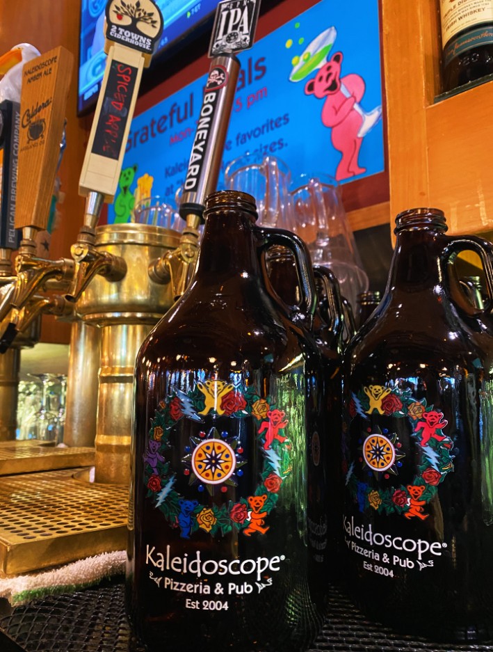 Kaleidoscope Pizzaria and Pub, Medford, Southern Oregon, Best Restaurants, Where to Eat, Unique Pies, Interesting Flavors, Grateful Dead Theme, Local Favorites, Full Bar, Family Friendly, Beer Growlers, Dancing Bears