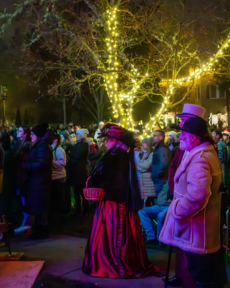 Jacksonville Oregon, Historic Places, Gold Rush Town, Things to Do, Trolley Tours, Britt Festival, Christmas Parade, Downtown, Panning For Gold, Forest Park, Old Cemetery, Southern Oregon, National Register, Wine Tours, Applegate Valley