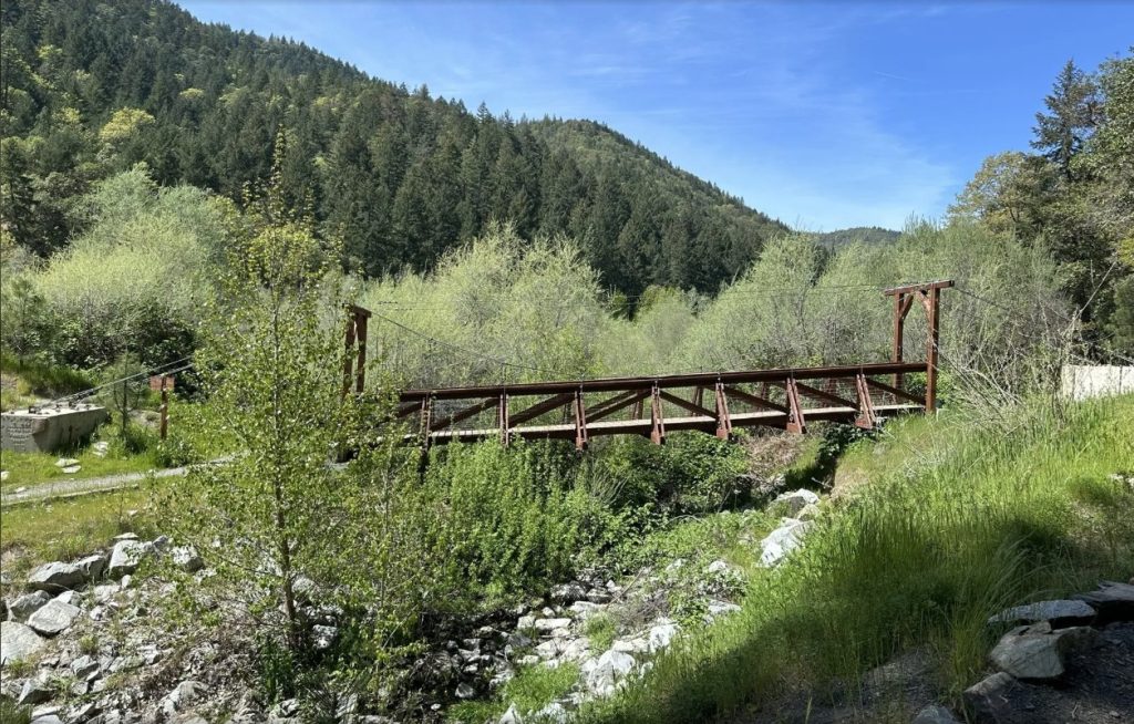 Jacksonville Oregon, Historic Places, Gold Rush Town, Things to Do, Trolley Tours, Britt Festival, Christmas Parade, Downtown, Panning For Gold, Forest Park, Old Cemetery, Southern Oregon, National Register, Wine Tours, Applegate Valley