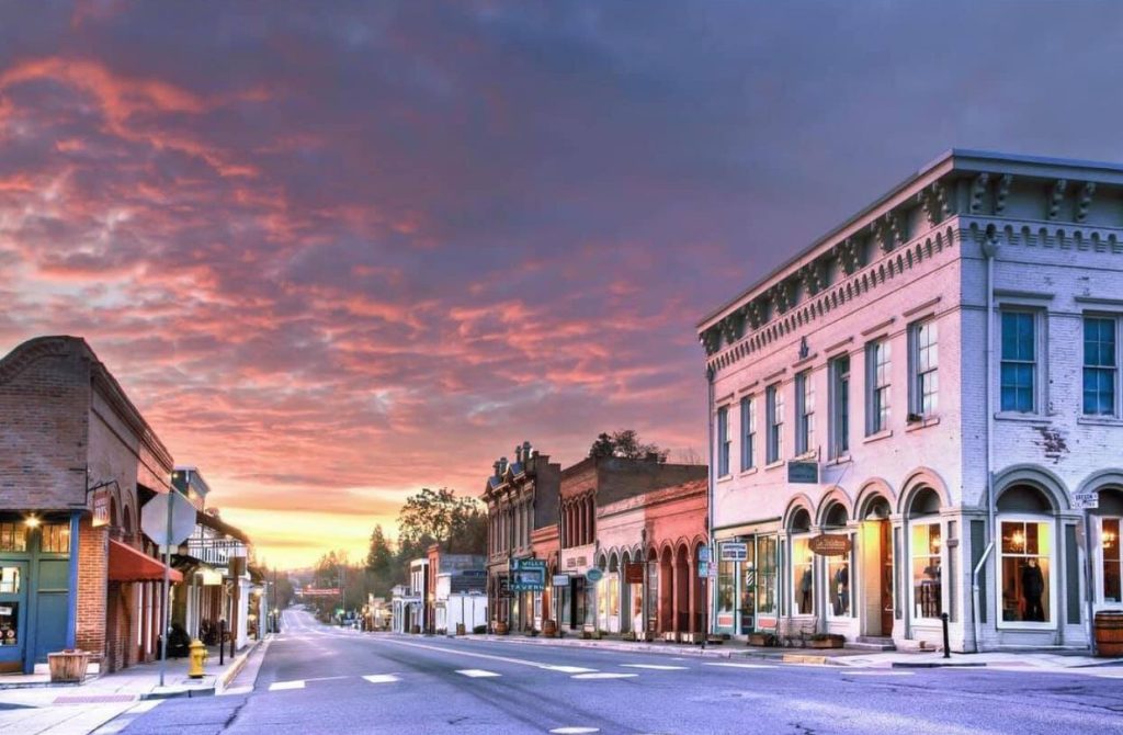Jacksonville Oregon, Historic Places, Gold Rush Town, Things to Do, Trolley Tours, Britt Festival, Christmas Parade, Downtown, Panning For Gold, Forest Park, Old Cemetery, Southern Oregon, National Register, Wine Tours, Applegate Valley