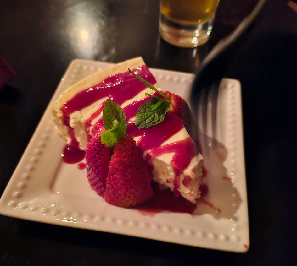 Cioppino House, Pleasant Hill Oregon, Eugene Springfield Area, Hwy 58, Oakridge, Itallian Restaurant, Seafood, Steak House, Where to Eat, Best Spots, Wine Menu, Willamette Valley, Date Night, Where to go For Dinner, Romantic Vibes