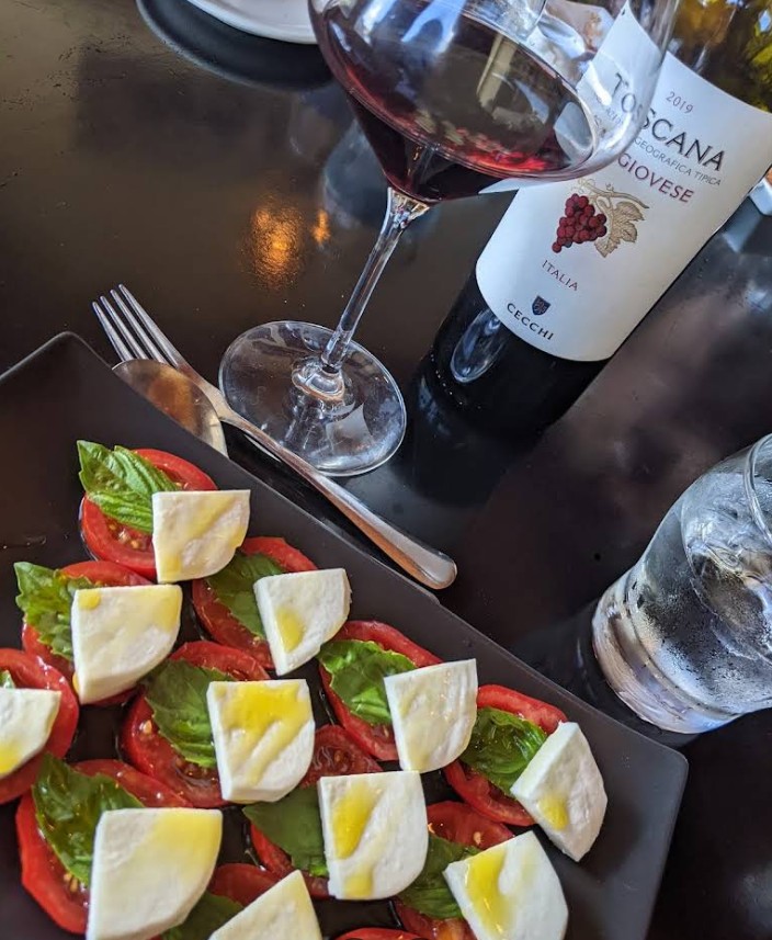 Cioppino House, Pleasant Hill Oregon, Eugene Springfield Area, Hwy 58, Oakridge, Itallian Restaurant, Seafood, Steak House, Where to Eat, Best Spots, Wine Menu, Willamette Valley, Date Night, Where to go For Dinner, Romantic Vibes