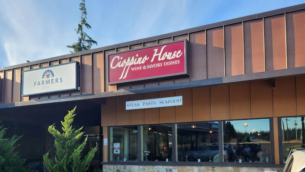 Screenshot 2026-05-15 084012-topaz-low resolution-1200w–COVER Cioppino House, Pleasant Hill Oregon, Eugene Springfield Area, Hwy 58, Oakridge, Itallian Restaurant, Seafood, Steak House, Where to Eat, Best Spots, Wine Menu, Willamette Valley, Date Night, Where to go For Dinner, Romantic Vibes