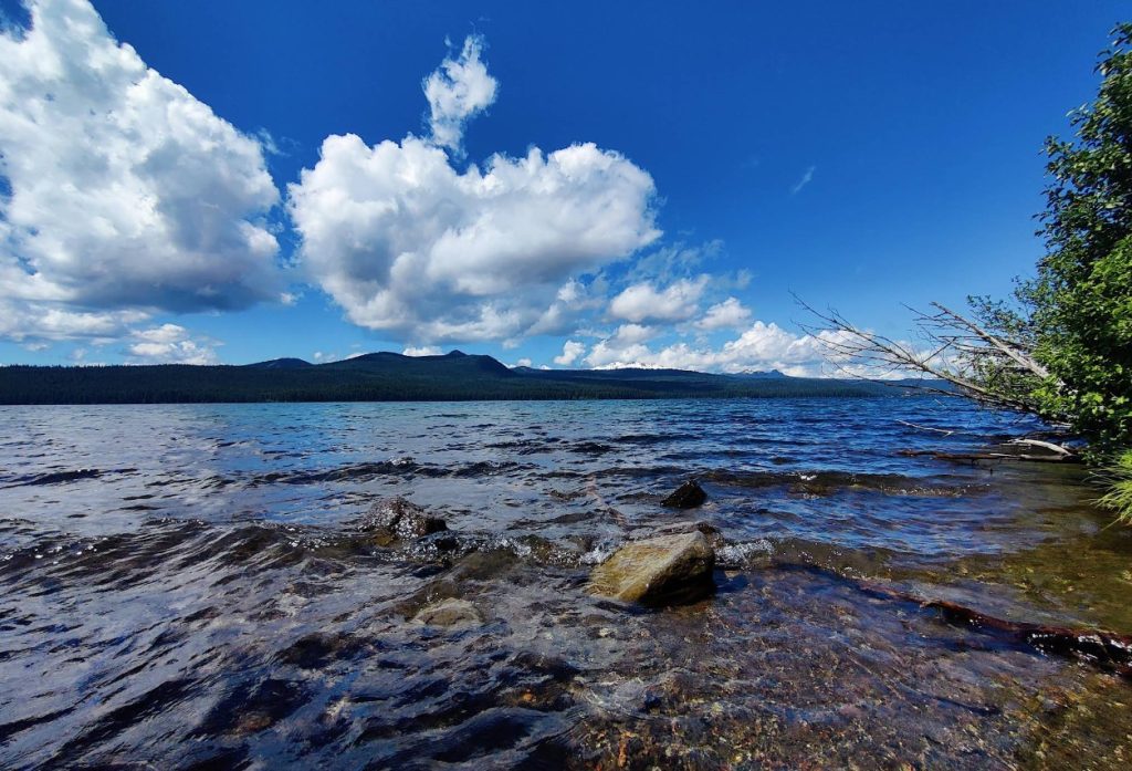 odell lake, oregon, willamette pass, cascade lakes, fishing, record 40-lb mackinaw trout, hiking, camping, mountains, scenic beauty, kayaking, boating, winter adventures, things to do, places to go