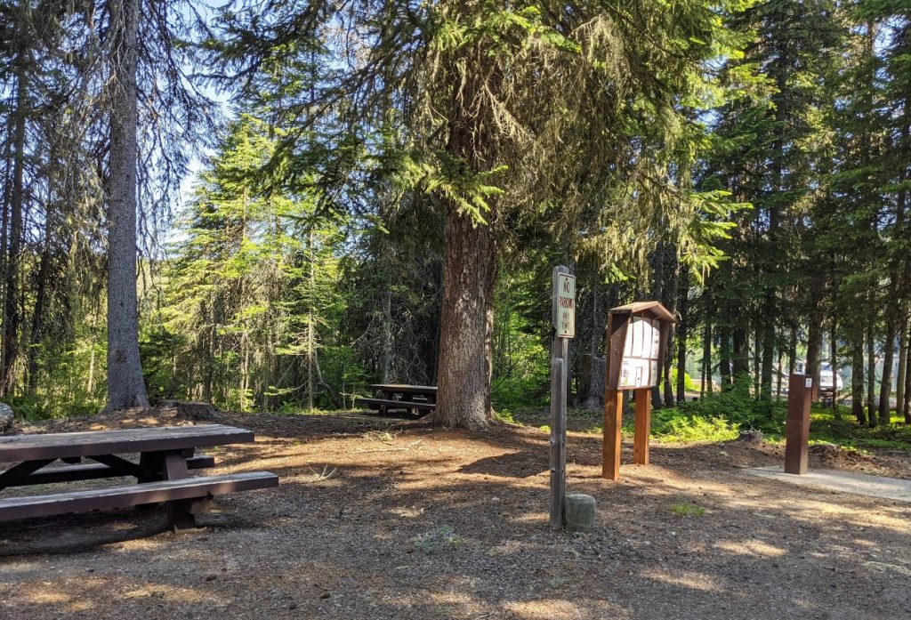 odell lake, oregon, willamette pass, cascade lakes, fishing, record 40-lb mackinaw trout, hiking, camping, mountains, scenic beauty, kayaking, boating, winter adventures, things to do, places to go