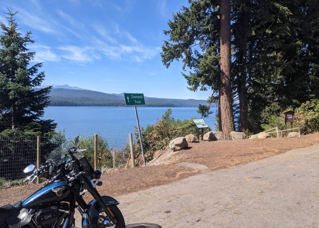 odell lake, oregon, willamette pass, cascade lakes, fishing, record 40-lb mackinaw trout, hiking, camping, mountains, scenic beauty, kayaking, boating, winter adventures, things to do, places to go