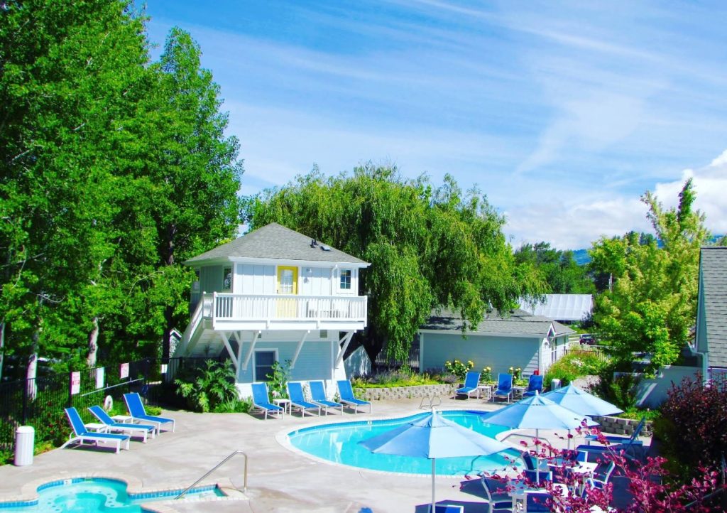 Lithia Springs Resort, Ashland, Southern Oregon, Natural Mineral Water, Soaking Pools, Wellness Spa, Wine Tasting, Wedding Venue, Romantic Getaways, Solo Adventure, Rest and Relaxation, Places To Stay, Best Hotels