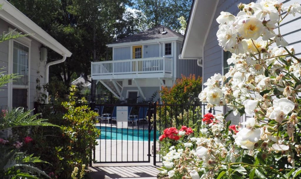 Lithia Springs Resort, Ashland, Southern Oregon, Natural Mineral Water, Soaking Pools, Wellness Spa, Wine Tasting, Wedding Venue, Romantic Getaways, Solo Adventure, Rest and Relaxation, Places To Stay, Best Hotels