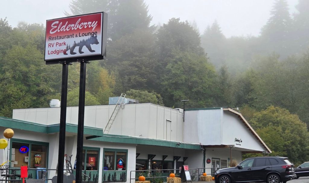 Elderberry Inn, Sunset Highway, Coast Range, Seaside Oregon, Elsie, Places To Eat, Roadside Diners, Comfort Food, Places To Stay, Motels, RV Park, Road Trips, Nostalgia, Oregon History, Historic Places