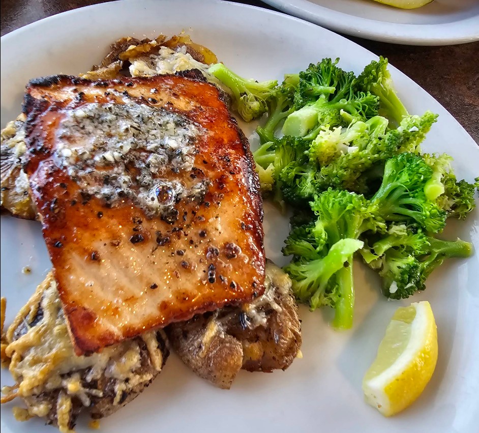 Flight Deck Restaurant, Salem Oregon Airport, Cool Places to Eat, Where to get lunch in Marion County, Aircraft, Spots Kids Love, Diners, Breakfast, Dinner, Watch Planes Take Off, Willamette Valley, Pacific Northwest, Salmon