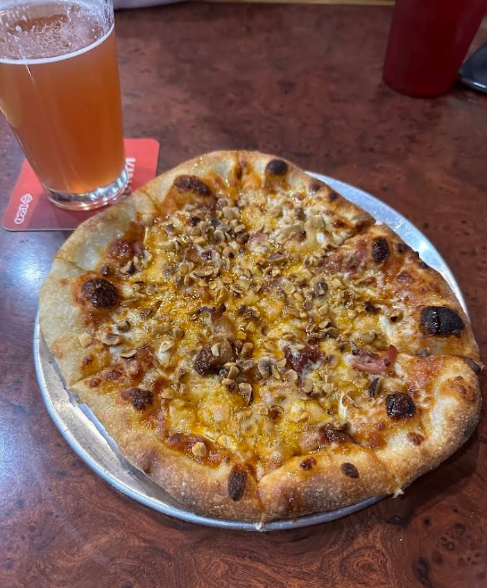 oney's pizza parlor, elsie oregon, coast range, paul bunyan, restaurants, landmarks, where to eat, road trips, seaside, astoria, cannon beach, nostalgia, history, vintage photos, family dining, giant lumberjack, sunset highway