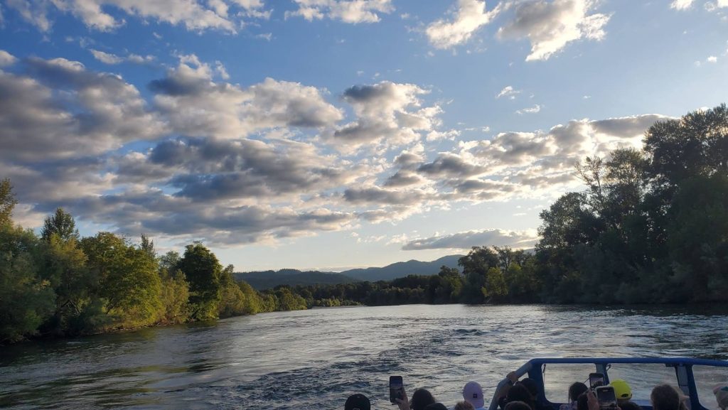 hellgate jet boat excursions, visit grants pass, oregon adventures, rogue river, southern oregon, family fun, summer vacation, road trips, dinner tour, where to go, things to do, wildlife, adrenaline fuel, lulu's cafe, cathedral hills hiking, riverside inn, hellgate river lodge, in-n-out burger