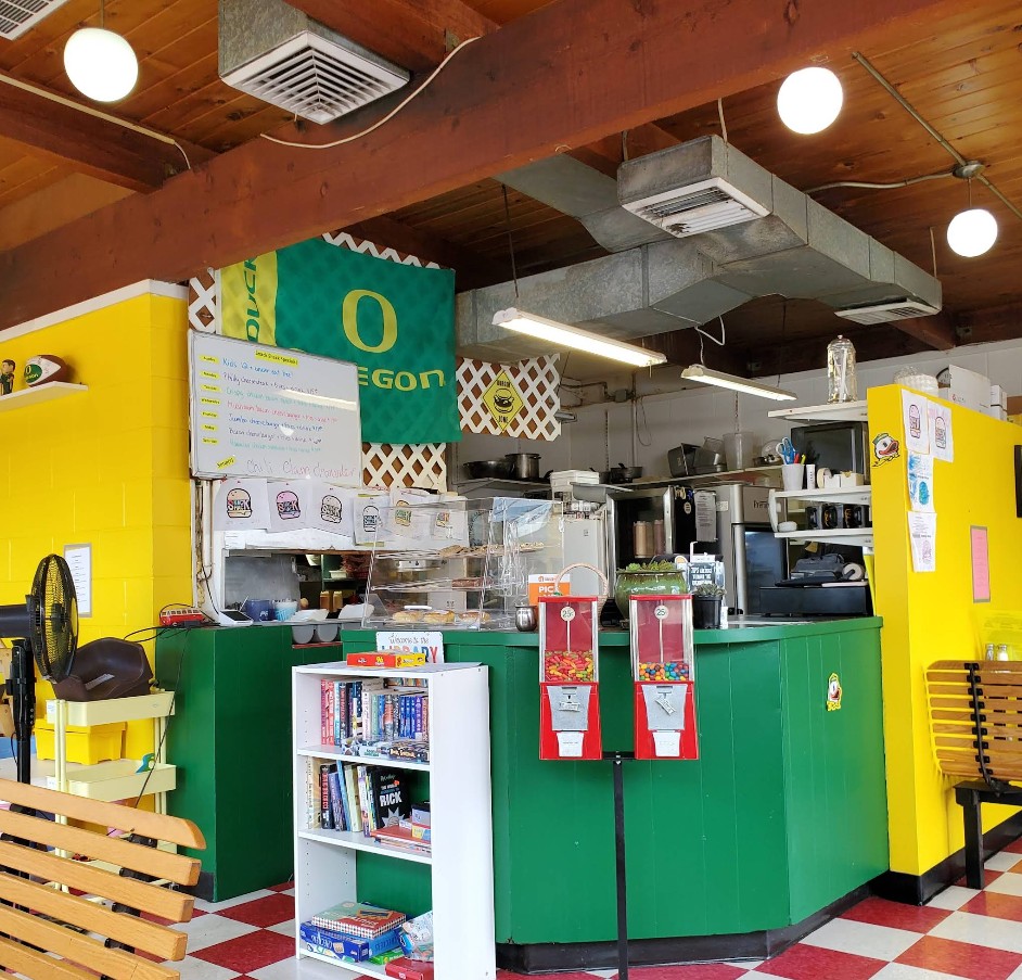 Snack Shack, Eugene Oregon, Old School, Comfort Food, Franklin Blvd, Willamette Valley, Where to Eat, Best Restaurants, Drive-In Vibes, Burgers, Fries, Milkshakes, Breakfast, Fish and Chips