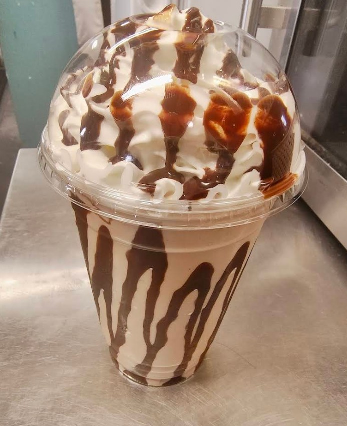 Snack Shack, Eugene Oregon, Old School, Comfort Food, Franklin Blvd, Willamette Valley, Where to Eat, Best Restaurants, Drive-In Vibes, Burgers, Fries, Milkshakes, Breakfast, Fish and Chips