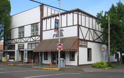 One Of Oregon’s Most Iconic Delis Is Still Packing In Crowds After Nearly 50 Years