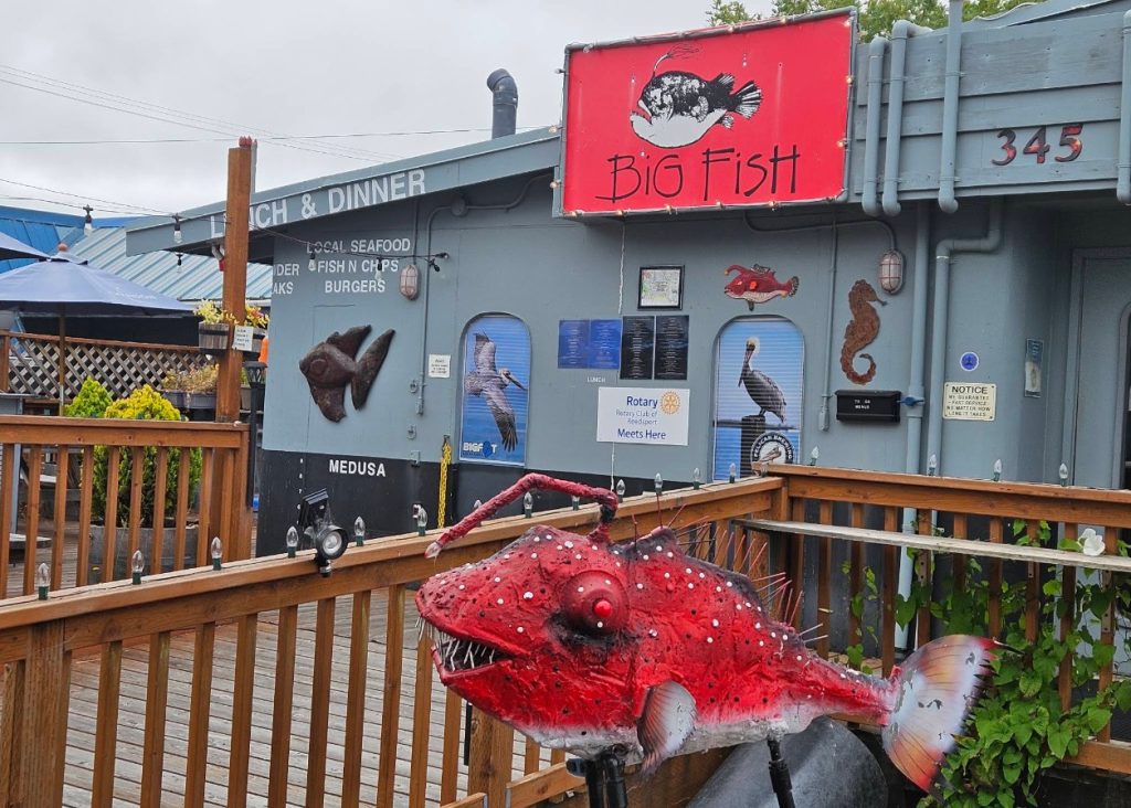 big fish cafe, reedsport, oregon coast, umpqua river, where to eat, best restaurants, old coast guard ship, fresh seafood, clam chowder, fish and chips, truffle fries, desert, waterfront views, oregon dunes, pacific northwest, dining