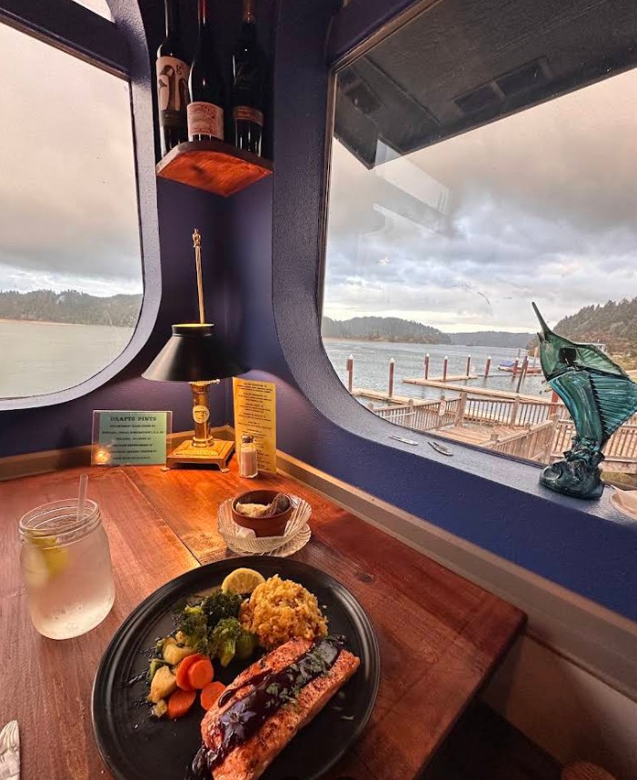 big fish cafe, reedsport, oregon coast, umpqua river, where to eat, best restaurants, old coast guard ship, fresh seafood, clam chowder, fish and chips, truffle fries, desert, waterfront views, oregon dunes, pacific northwest, dining