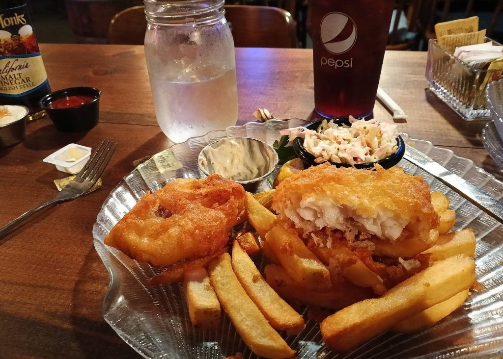 big fish cafe, reedsport, oregon coast, umpqua river, where to eat, best restaurants, old coast guard ship, fresh seafood, clam chowder, fish and chips, truffle fries, desert, waterfront views, oregon dunes, pacific northwest, dining