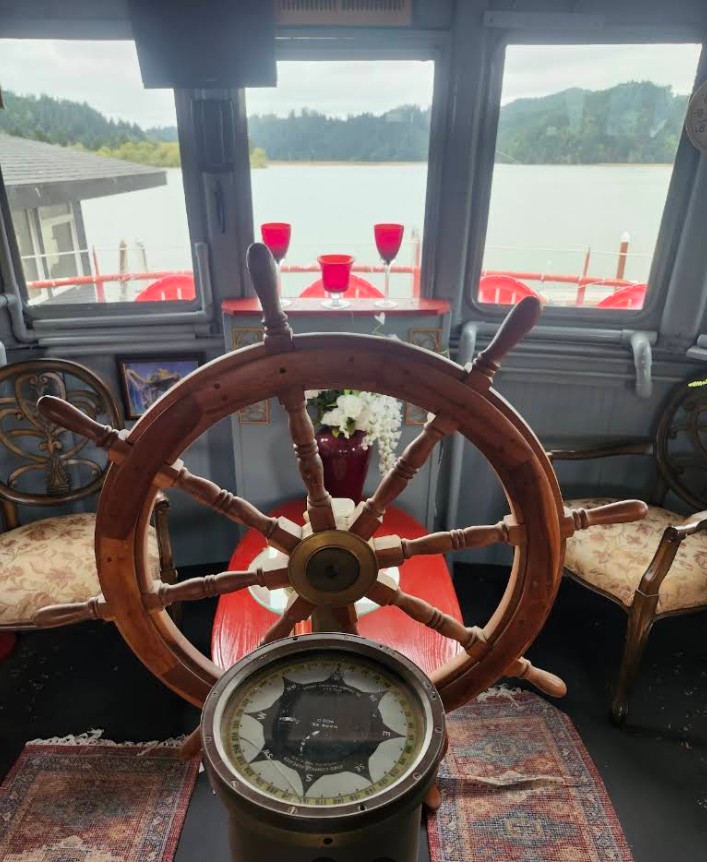 big fish cafe, reedsport, oregon coast, umpqua river, where to eat, best restaurants, old coast guard ship, fresh seafood, clam chowder, fish and chips, truffle fries, desert, waterfront views, oregon dunes, pacific northwest, dining