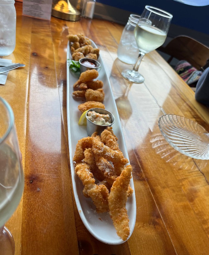 big fish cafe, reedsport, oregon coast, umpqua river, where to eat, best restaurants, old coast guard ship, fresh seafood, clam chowder, fish and chips, truffle fries, desert, waterfront views, oregon dunes, pacific northwest, dining