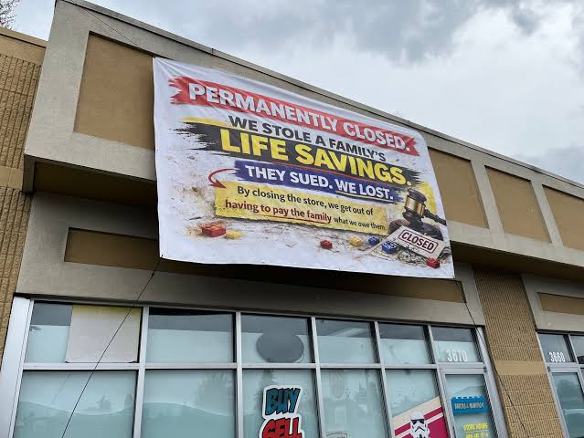 Bricks & Minifigs store in Keizer, Oregon