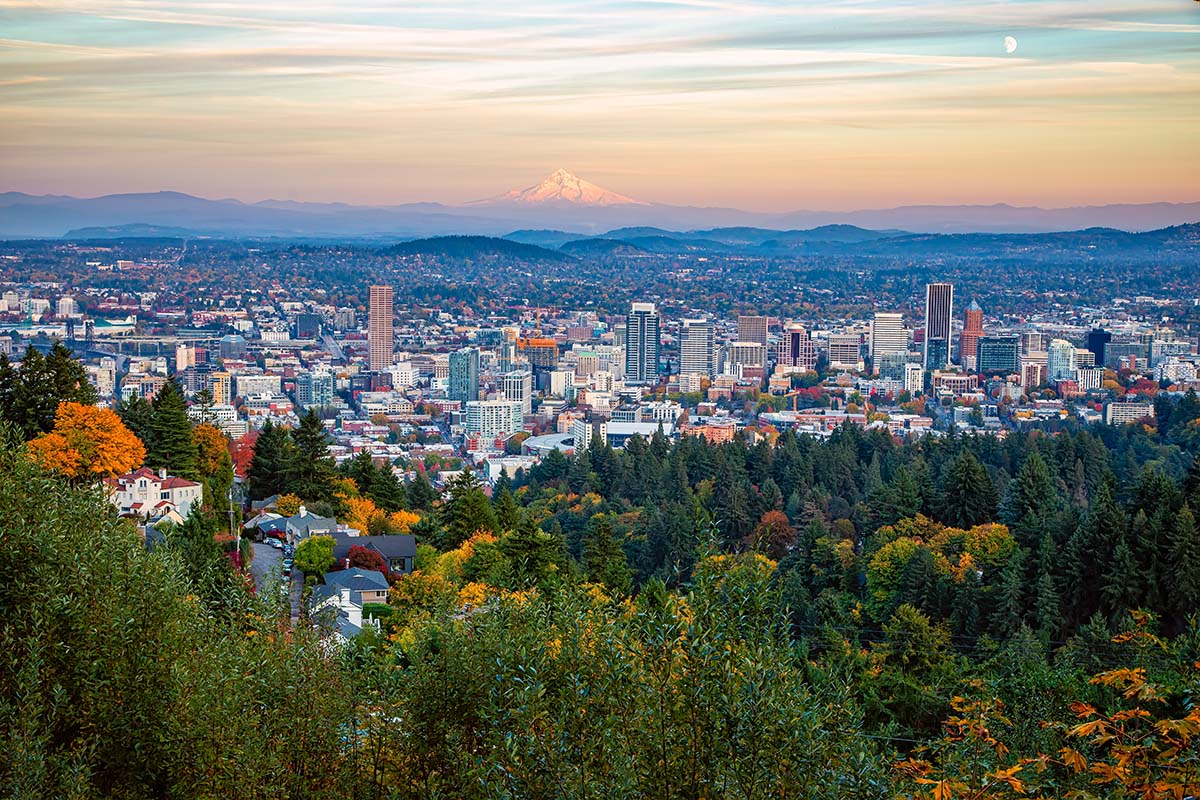 Scenic,Overlook,From,Pittock,Mansion,In,Fall,Of,Portland,Downtown Scenic overlook from Pittock Mansion
